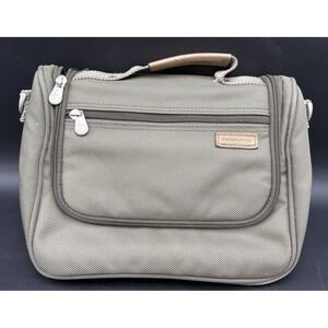 Briggs & Riley Travelware Green Nylon Carry On Over Night Hanging Toiletry Bag